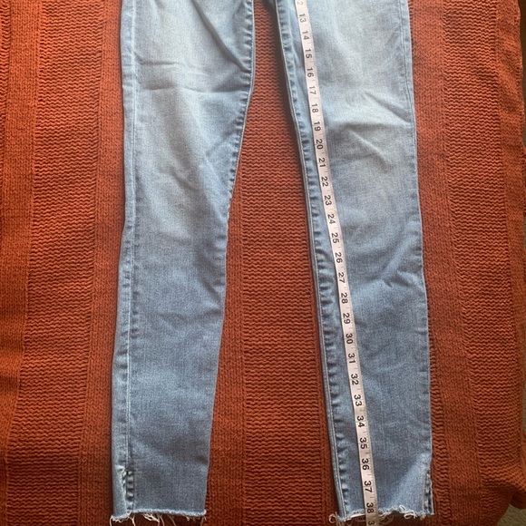 J crew 8" toothpick jean in Light wash - Picture 8 of 9
